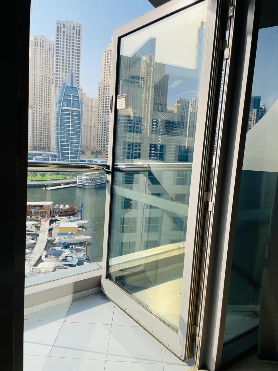 One-Bedroom Apartment with Marina View